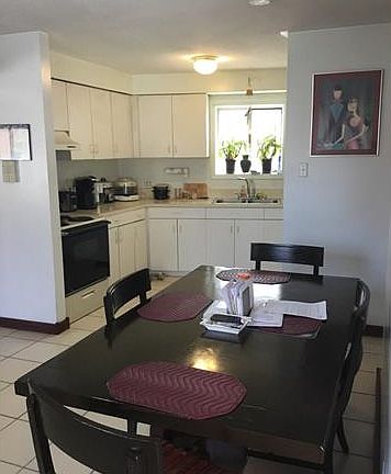 4th image of 1328 Beach Ave