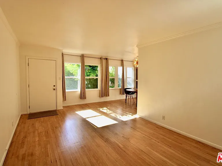 4336 Laurel Canyon Blvd — Photo 10