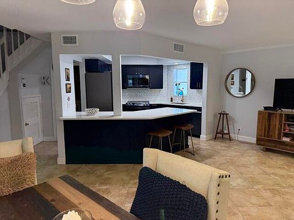5th image of 226 Seabreeze Cir