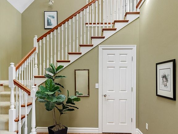 4th image of 817 Shorecrest Drive
