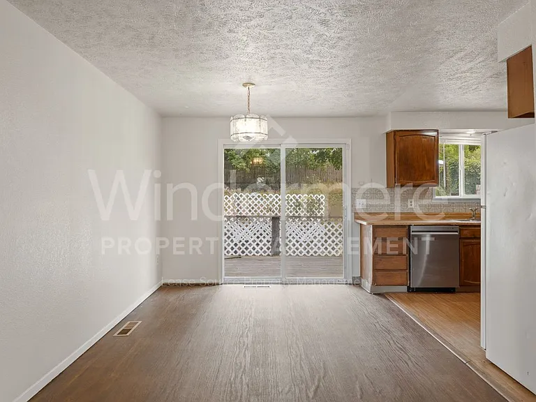 3828 E 7th Ave — Photo 9