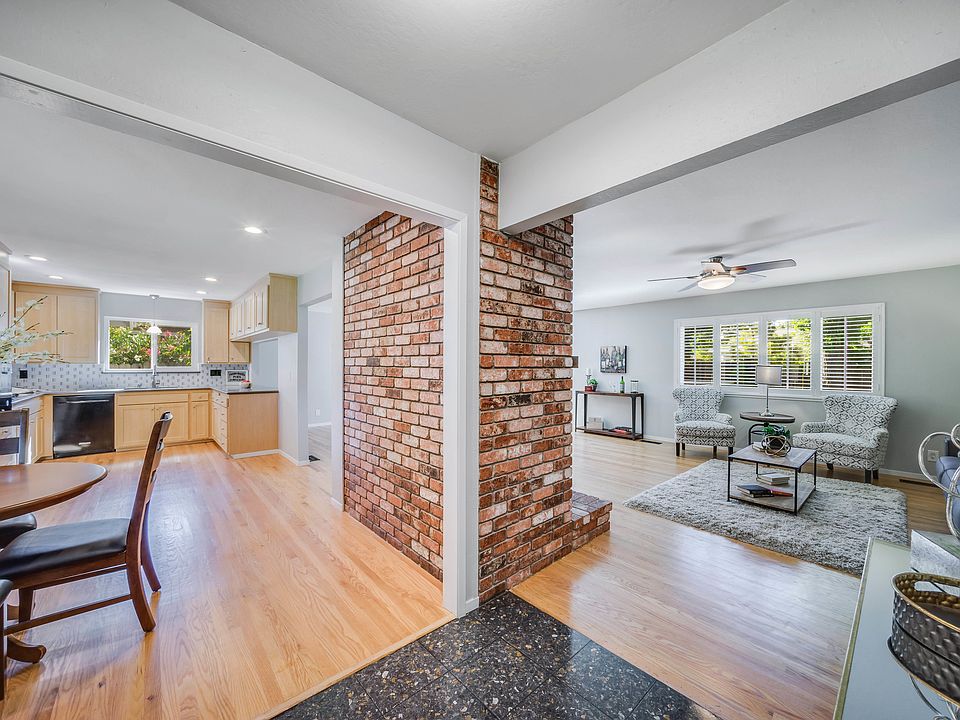1st image of 2542 Patricia Dr