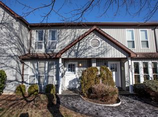 101 Hemlock Cir, Peekskill, NY 10566