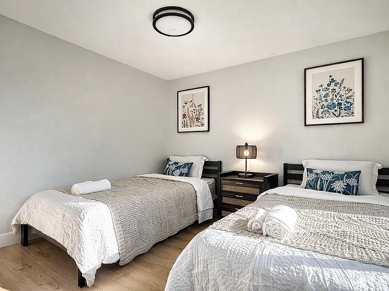 9234 Mills Ave — Photo 11