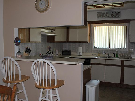 Kitchen bar