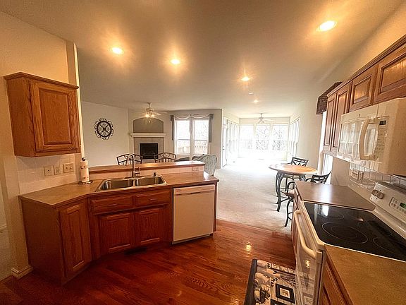 2nd image of 7 Glenbrook Ln