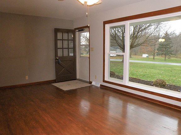 4th image of 59816 Lynn Dr