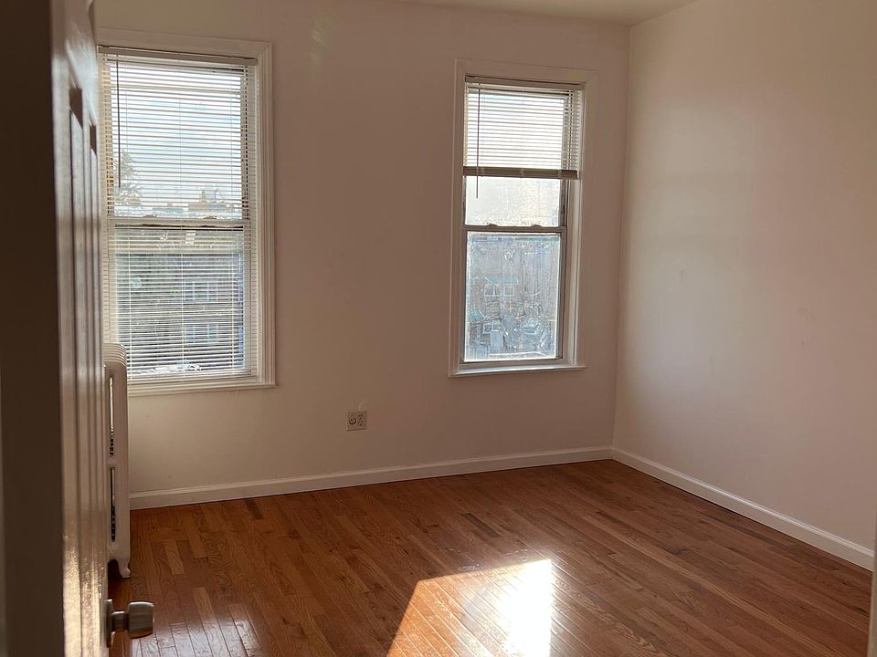 1st image of 3343 Fenton Ave Floor 1