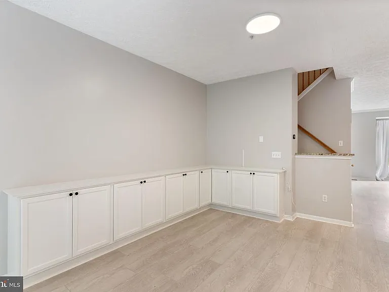 8212 Silverton Ct — Photo 13