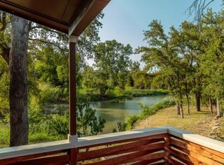 101 Tryall Ct, Runaway Bay, TX 76426