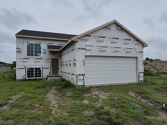 4th image of 1107 E Henry Dr