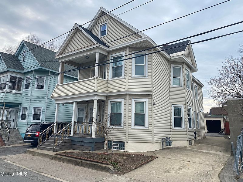 3rd image of 972-974 Main Avenue