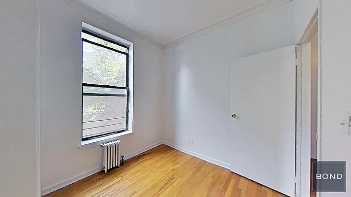 Rented by Bond New York | media 32