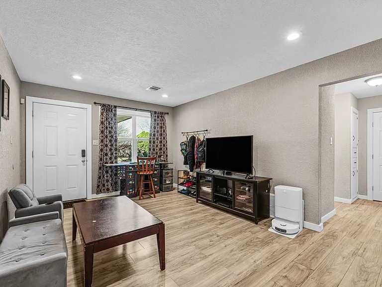 6918 SW Forest Ave — Photo 6
