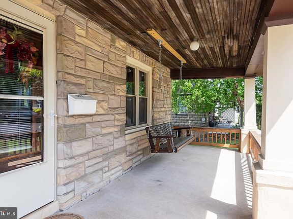 2nd image of 253 Master St