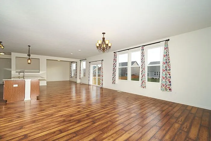 965 Adlo Ln — Photo 4