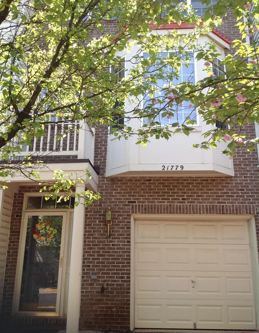 4 bed, 2028 sqft, $3,150 — Photo 1