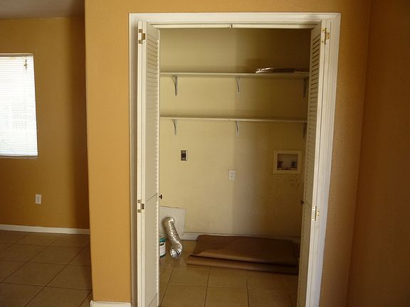 Laundry Room hook-ups