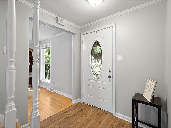 4th image of 5934 Barnes Ave