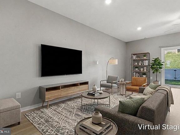 5th image of 129 Paddington St