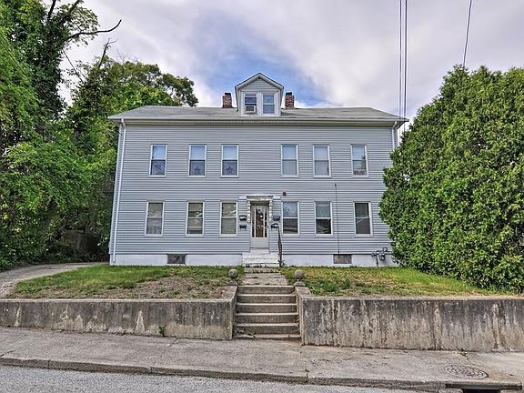 3rd image of 19 Youngs Ave
