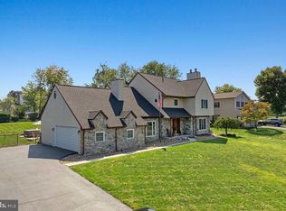 472 Briar Ln E, Chambersburg, PA