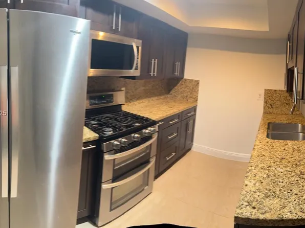 18101 NW 68th Ave APT D207, Hialeah, FL 33015