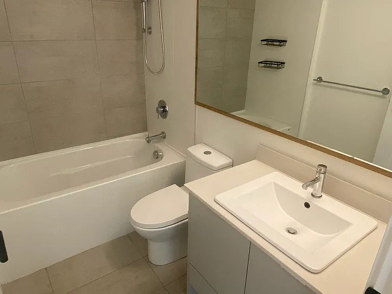 2493 Montrose Ave #410 — Photo 19