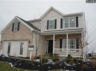 37556 Tail Feather Dr, North Ridgeville, OH 44039