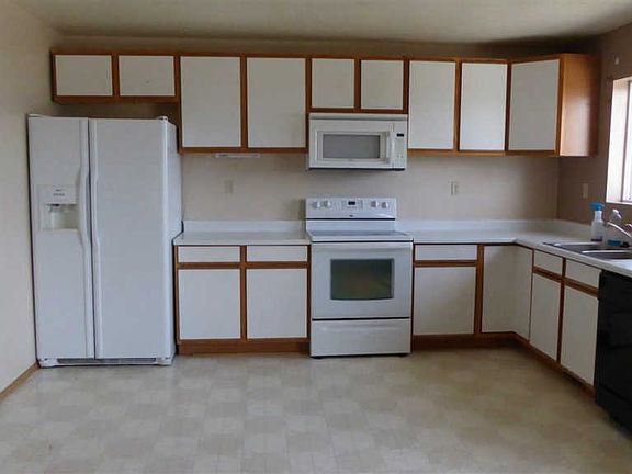 3rd image of 2203 Opal Dr