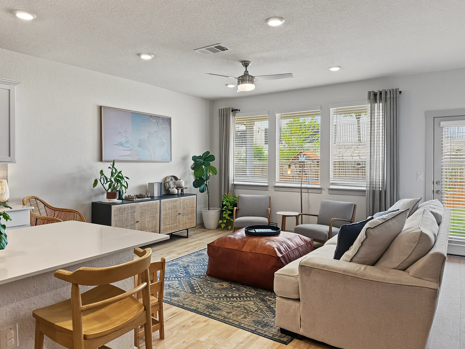 4 bed, 1676 sqft, $2,300 — Photo 1