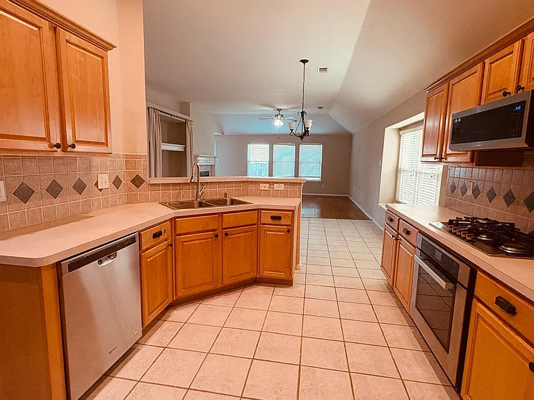 5970 Dustin Trl — Photo 13
