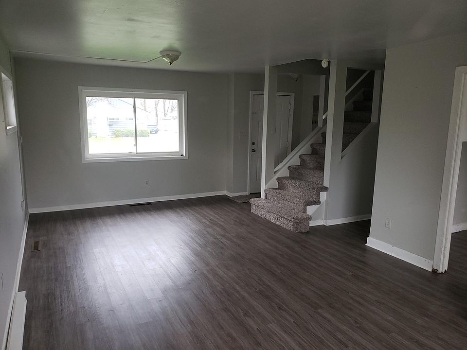 1st image of 2437 Hanna Dr