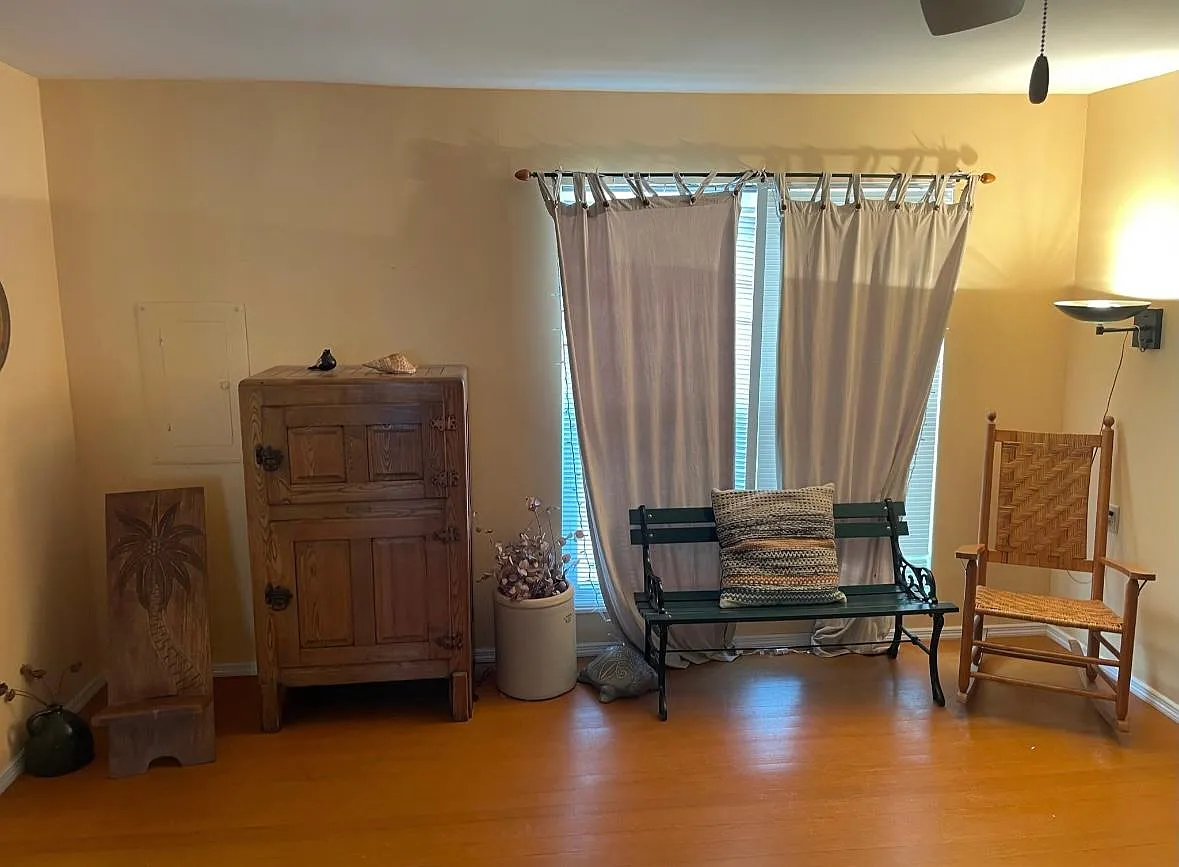 3 bed, 2.5 bath, 1888 sqft, $4,400 — Photo 4