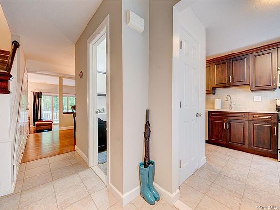 4th image of 122 Farmington Chase Cres #122