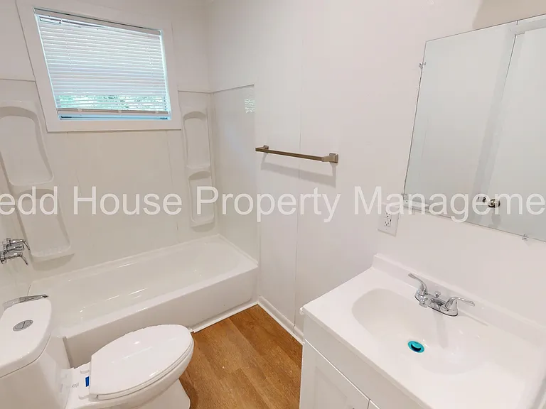 502 Fitzsimmons St — Photo 3