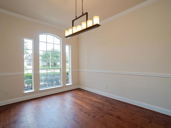 Fantastic view of the front door.