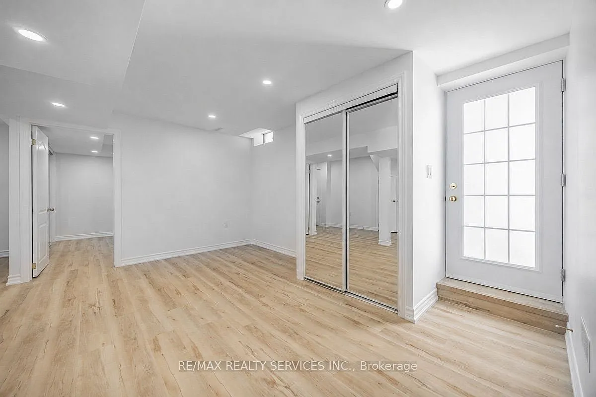 2 bed, $1,950 — Photo 2