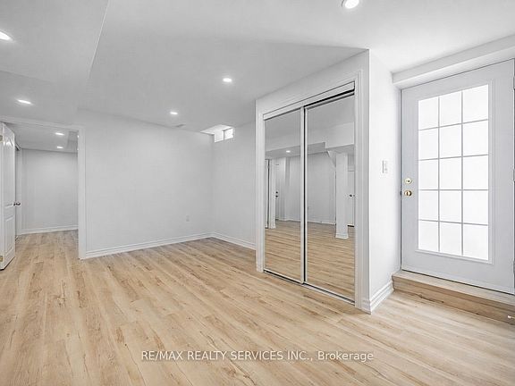 2nd image of 42 Northampton St #Basement
