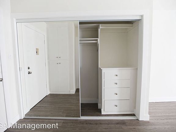 4th image of 717 S Berendo St APT 105