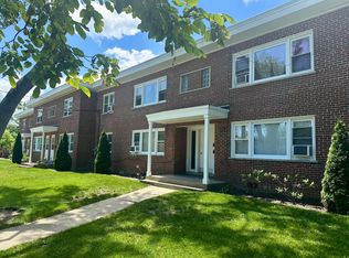 2734-50 Lauretta Pl #1S, Highland Park, IL 60035
