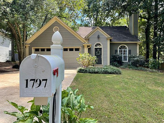 4th image of 1797 May Glen Dr NW