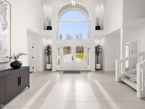 3rd image of 7515 Hiddenbrook Ln