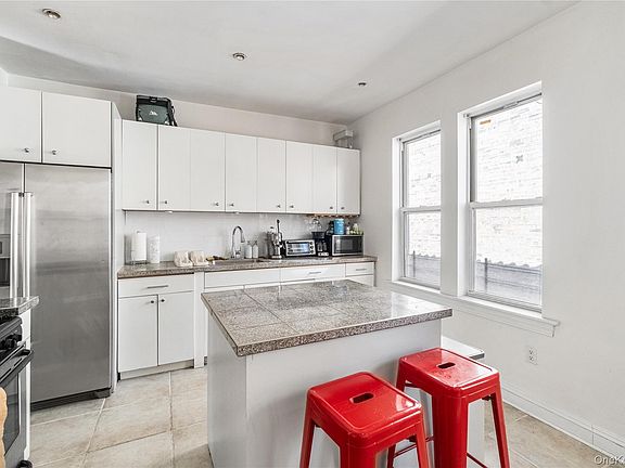 3rd image of 2969 Perry Avenue