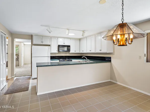 623 N 50th Ave, Yakima, WA 98908