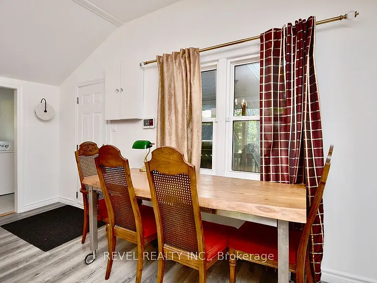 39 Domar Rd — Photo 6