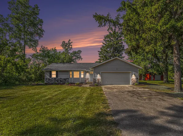 449 Cleveland St W, Coopersville, MI 49404