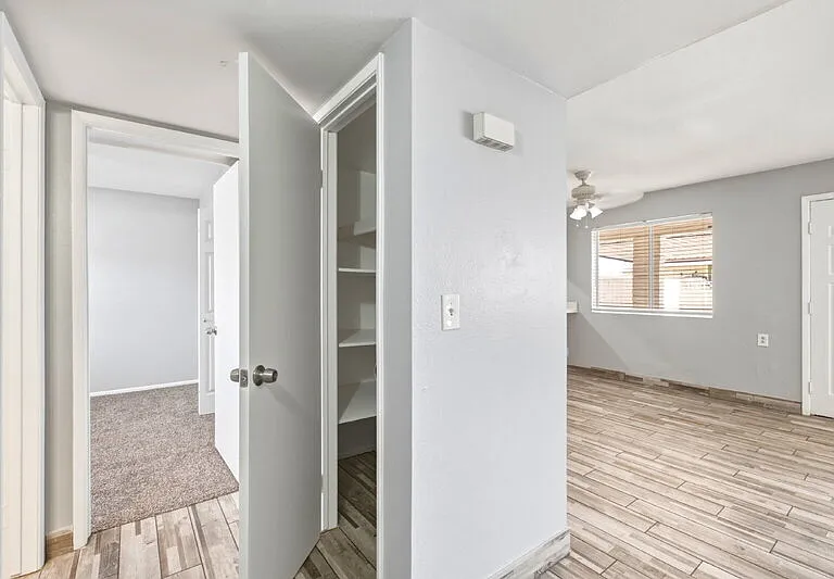 1129 N Wedgewood Cir #B — Photo 12