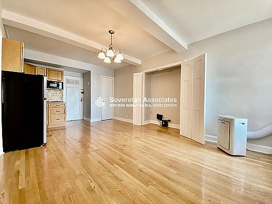 3rd image of 5 Tudor City Pl #1628B