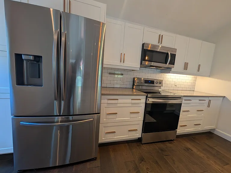 89 Factory St — Photo 2